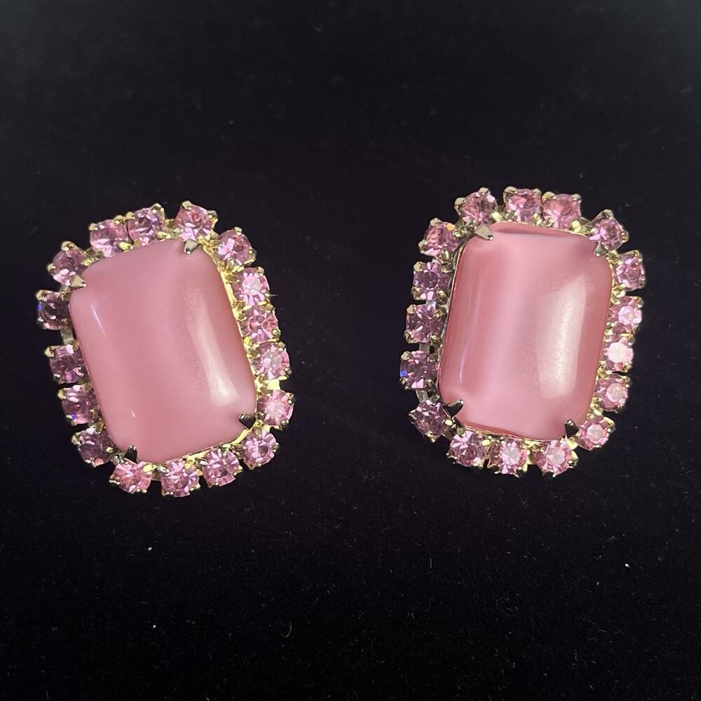 Pink Moonstone Art Glass Rhinestones Clip On Earrings 50s 60s MCM Mod Gold Tone